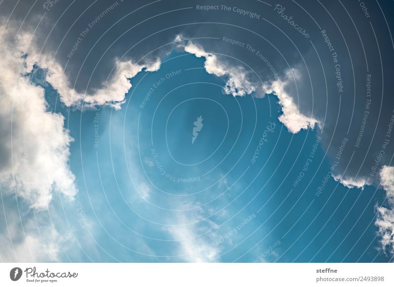 blau-weiß 3 Himmel Wolken Sonnenlicht Religion & Glaube Wetter Schönes Wetter Spiritualität Farbfoto Strukturen & Formen Menschenleer Textfreiraum rechts