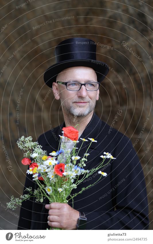 Zuversichtlich... | UT Dresden maskulin Mann Erwachsene Männlicher Senior Leben 1 Mensch 45-60 Jahre 60 und älter Anzug Brille Hut Zylinder Glatze Lächeln