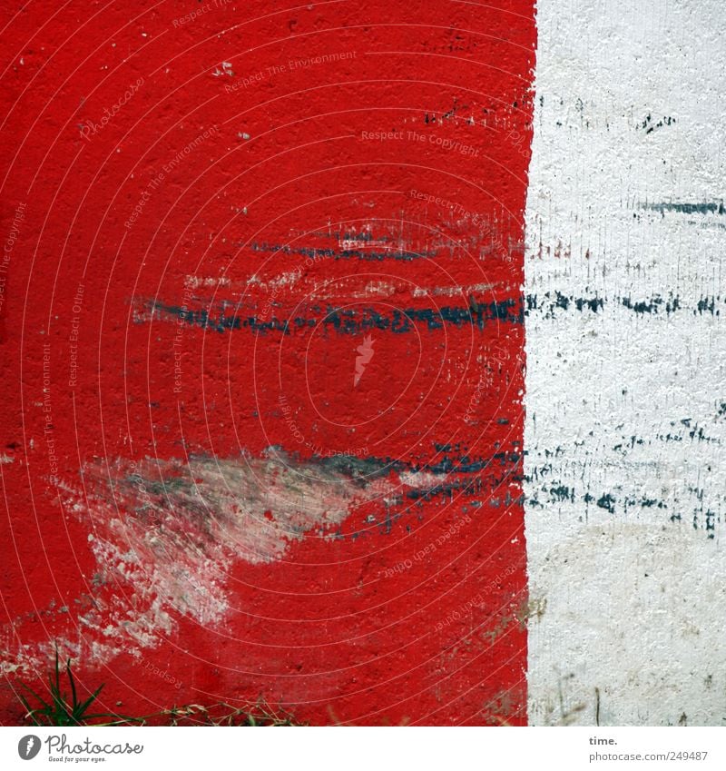 Lebenslinien #31 Menschenleer Stein Beton rot weiß Warnhinweis Hinweis Kratzer Schramme Farbfoto Außenaufnahme Nahaufnahme Muster Strukturen & Formen