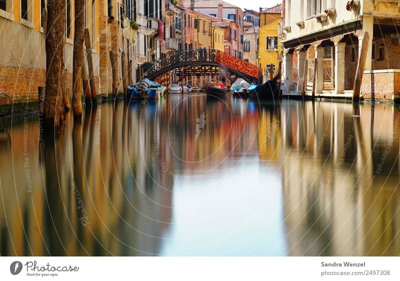 Venedig IV Ferien & Urlaub & Reisen Tourismus Ausflug Städtereise Kanal Wasserstraße Stadt Hafenstadt Sehenswürdigkeit Brücke Gondel (Boot) Blick Italien