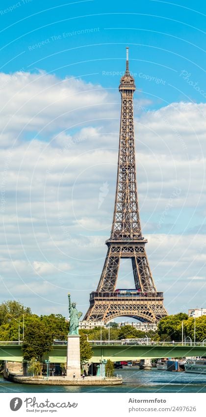 Eiffelturm und Freiheitsstatue in Paris Ferien & Urlaub & Reisen Tourismus Sightseeing Insel Fluss Skyline Architektur Verkehr Straße historisch klein modern