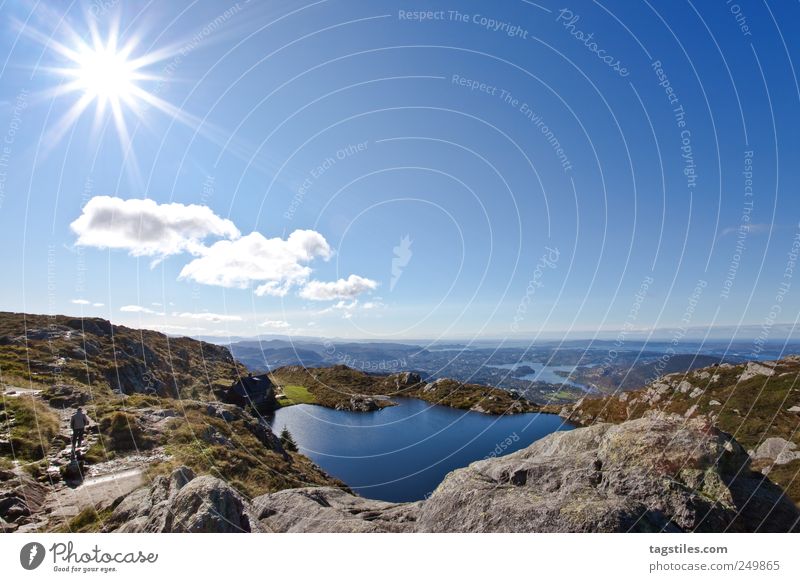 FREIHEIT Norwegen Freiheit Freizeit & Hobby wandern Sonne Sonnenstrahlen Himmel Postkarte Ferien & Urlaub & Reisen Berge u. Gebirge Gipfel Gebirgssee See