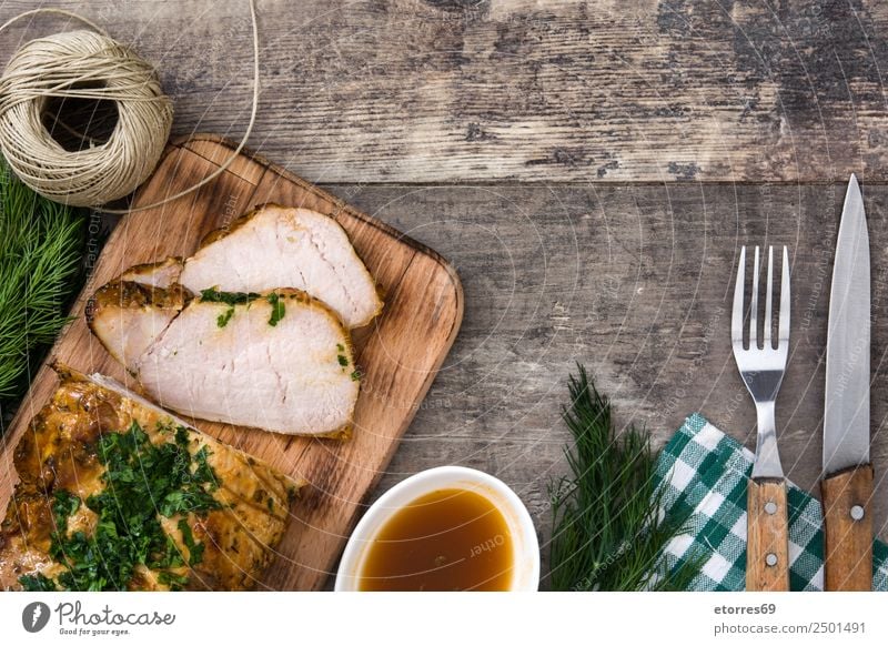 Gebratenes Schweinefleisch auf Holztisch gebraten grillen Grill gebastelt Weihnachten & Advent Tradition Lende Mahlzeit Lebensmittel Gesunde Ernährung