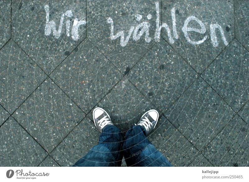die partei Mensch Beine Fuß 1 Zeichen Schriftzeichen Graffiti stehen Wahlen wählen Völker Politik & Staat Parteien Deutscher Bundestag Landtag Auswahl Meinung