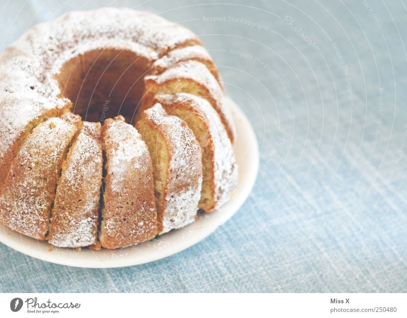 Hätt ich dich heut erwartet... Lebensmittel Teigwaren Backwaren Kuchen Ernährung Frühstück Kaffeetrinken Teller lecker süß Gugelhupf Rührkuchen Kaffeetisch