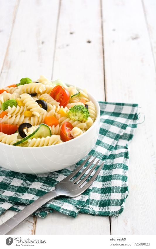 Nudelsalat Lebensmittel Gesunde Ernährung Speise Foodfotografie Gemüse Salat Kopfsalat Salatbeilage Teigwaren Backwaren Vegetarische Ernährung