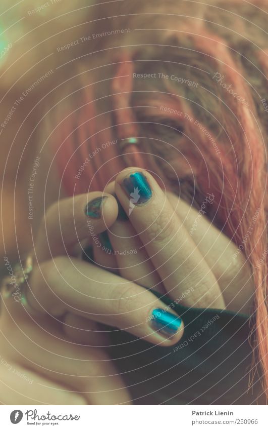 CHAMANSÜLZ | Nine Inch Nails Mensch feminin Kopf Haare & Frisuren Finger 1 Accessoire Ring Piercing rothaarig verrückt schön Fingernagel angemalt Rastalocken