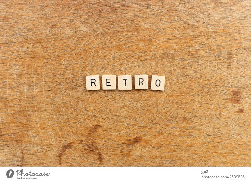 retro Lifestyle Stil Spielen Brettspiel Holz Schriftzeichen alt ästhetisch authentisch einfach einzigartig natürlich blau Zukunftsangst Senior Design Idee