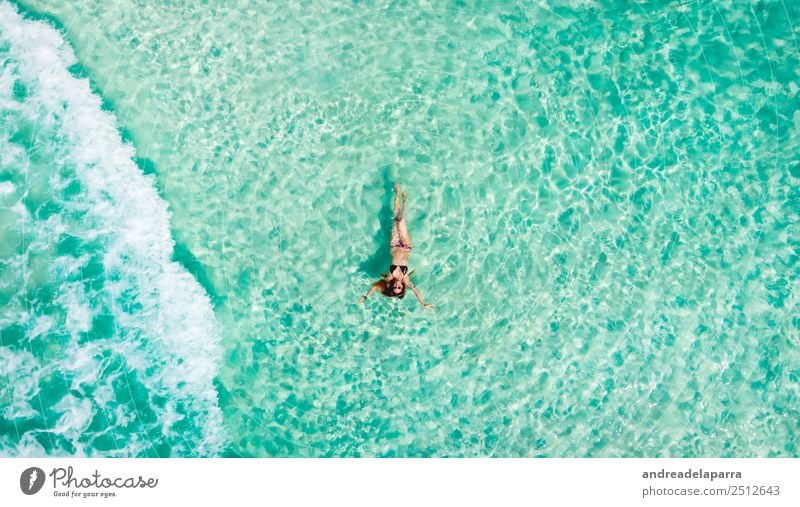 Schwimmen in der Karibik siehe Lifestyle Freude Körper sportlich Erholung Ferien & Urlaub & Reisen Tourismus Ausflug Freiheit Sommerurlaub Sonnenbad Strand Meer