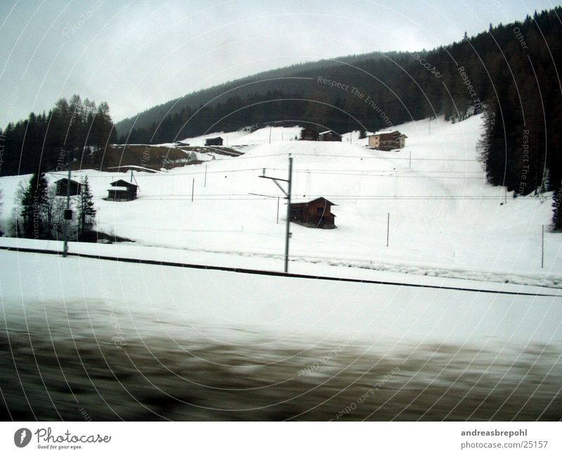 Schmutzige Schweiz Winter dreckig Geschwindigkeit weiß kalt Berge u. Gebirge Kontrast Gleisen Bewegung Motion Schnee
