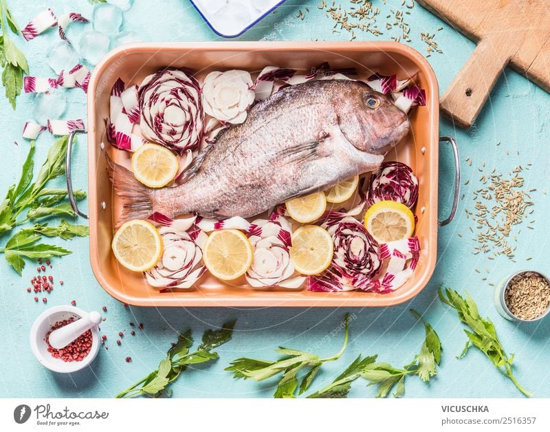 Rosa Dorado Fisch in Backform Lebensmittel Gemüse Kräuter & Gewürze Öl Ernährung Mittagessen Abendessen Festessen Bioprodukte Vegetarische Ernährung Diät Stil