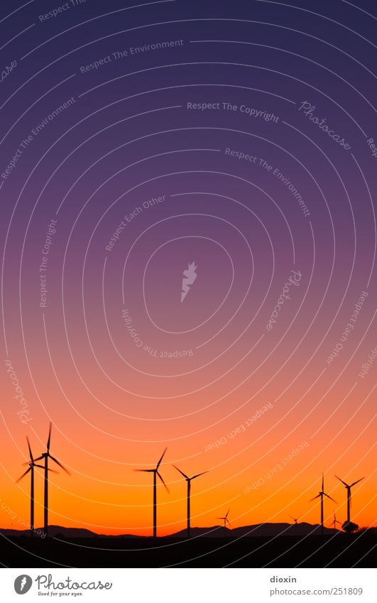 Farbwind [1] Technik & Technologie Energiewirtschaft Erneuerbare Energie Windkraftanlage Energiekrise Umwelt Landschaft Himmel Wolkenloser Himmel Sonnenaufgang