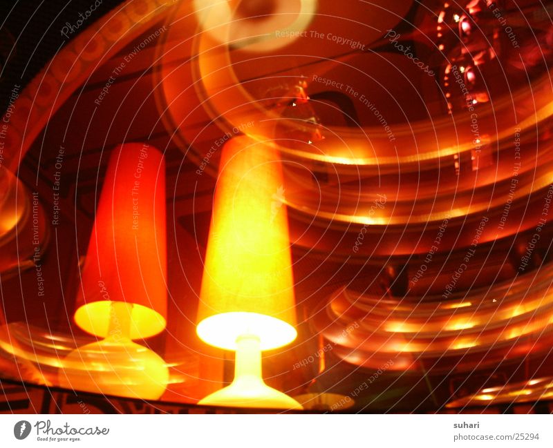 Spiegelung Reflexion & Spiegelung Licht Lampe Gastronomie Innenarchitektur rot Architektur Innenansicht Kneipe orange Innenaufnahme