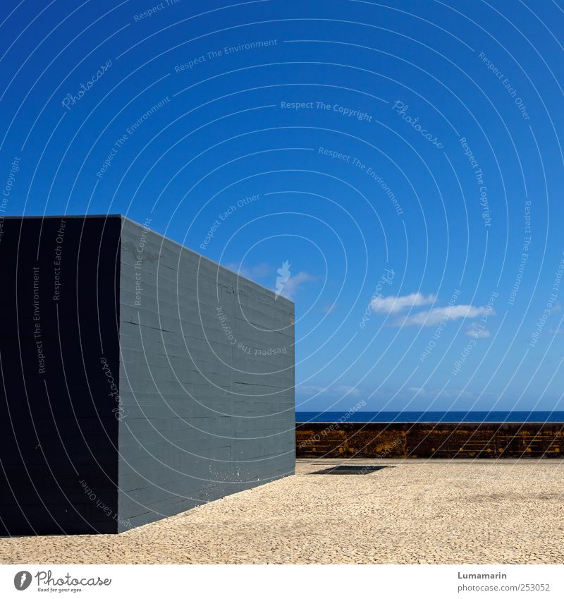 Blocksatz Umwelt Himmel Horizont Schönes Wetter Meer Atlantik Insel Madeira Hafenstadt Bauwerk Gebäude Architektur Mauer Wand Stein Beton eckig einfach groß