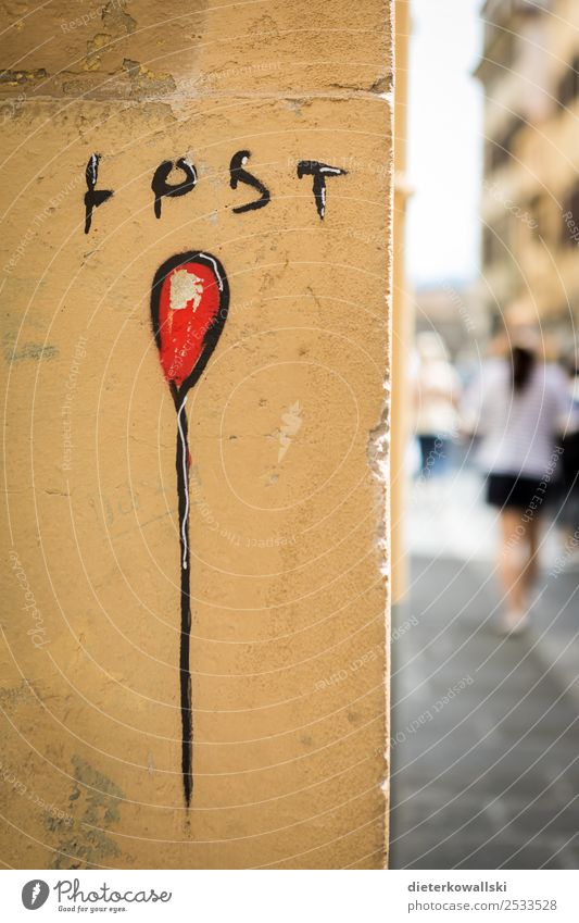 Lost Mensch Graffiti Stadt Angst verloren Verlorenheit Einsamkeit verlieren Farbfoto