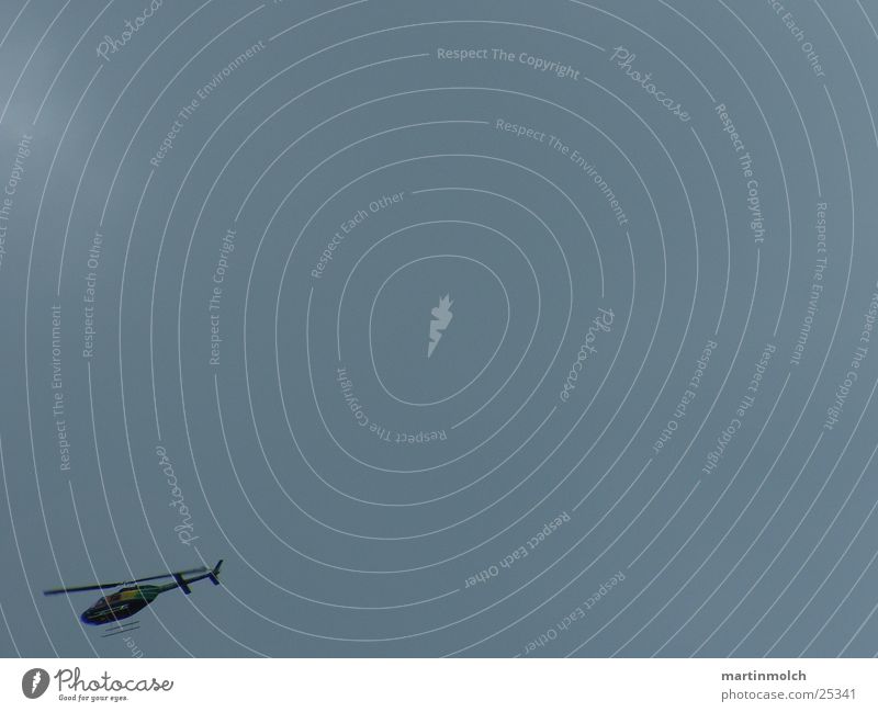 Hubschrauber dunkel Wolken Geschwindigkeit Luftverkehr Himmel bedecken Anschnitt