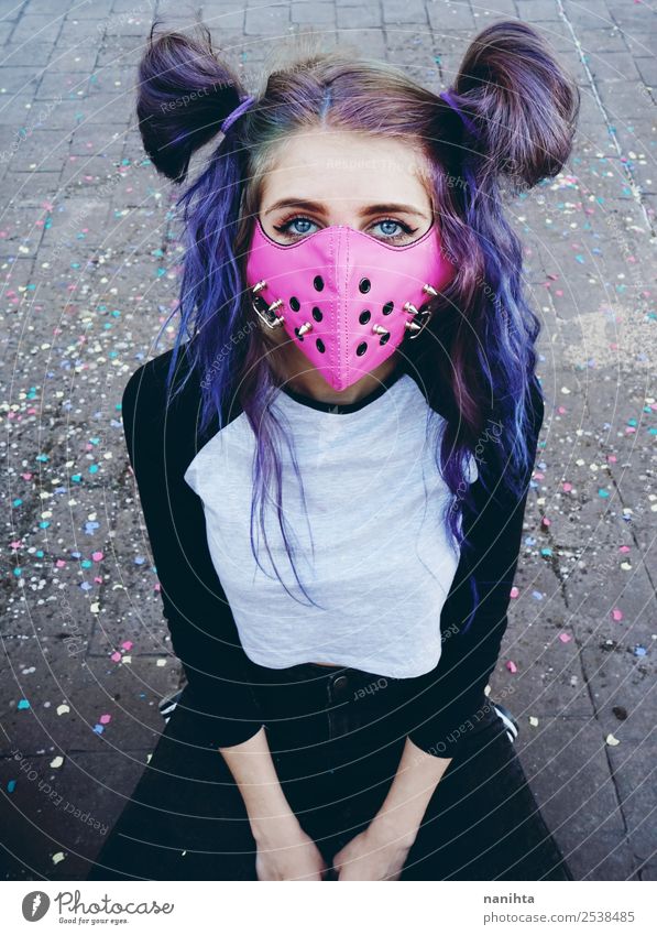Punk junge Frau mit einer rosa Maske Lifestyle Stil Design exotisch Haare & Frisuren Mensch feminin Junge Frau Jugendliche Erwachsene 1 18-30 Jahre Kultur