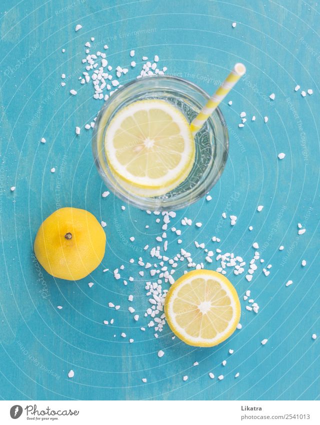 Zitronenlimonade Frucht Getränk Erfrischungsgetränk Limonade Lifestyle Sommer Sonne Erholung trinken Gesundheit hell kalt lecker sauer gelb türkis Glück Farbe