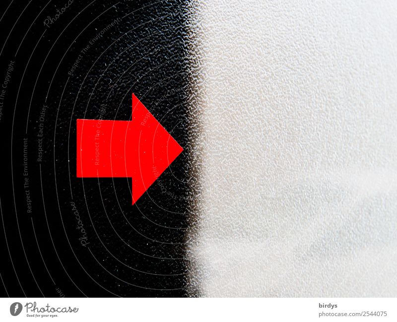 von links Zeichen Pfeil rot schwarz weiß einzigartig Schwerpunkt Richtung richtungweisend Trennlinie Hinweis Wechseln Dualität Textfreiraum Symbole & Metaphern