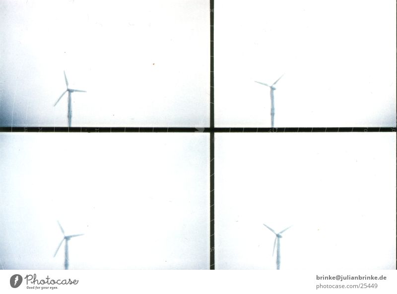 Windenergie alternativ grau weiß drehen Elektrizität produzieren Himmel Krefeld Lomografie enerige blau Energiewirtschaft create white grey sky julian brinke