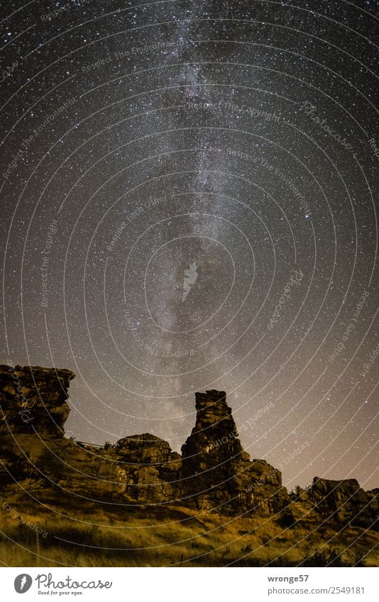 komplex | der Sternenhimmel Natur Landschaft Erde Luft Himmel Wolkenloser Himmel Nachthimmel Sommer Felsen Teufelsmauer leuchten gigantisch Unendlichkeit braun