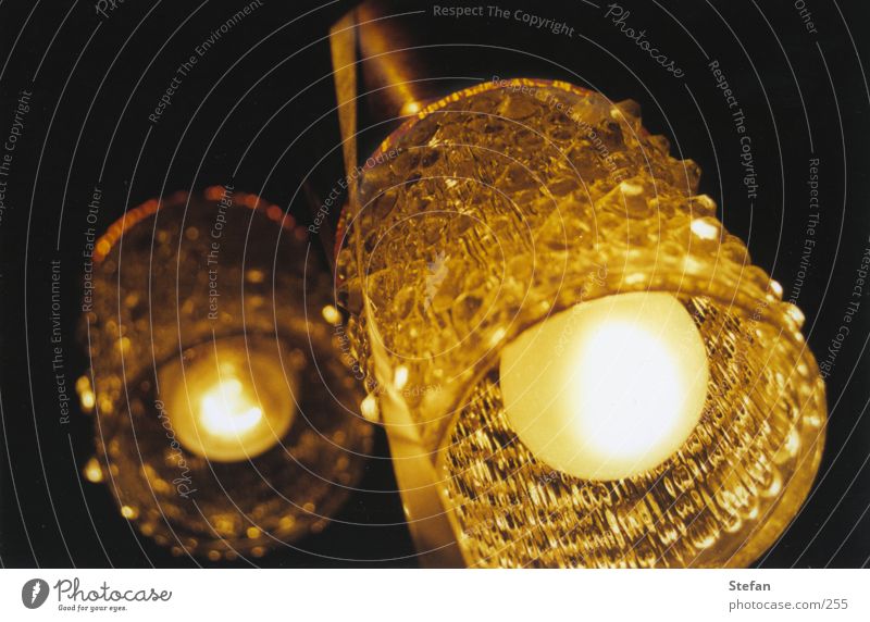Oldstyle lamp Lampe Glühbirne dunkel Häusliches Leben Glas Regenschirm Lampenschrim Perspektive DDR Anschnitt