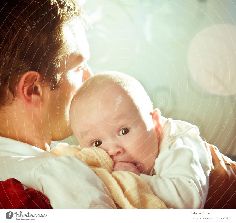 chillen mit papa Kindererziehung maskulin Baby Mann Erwachsene Familie & Verwandtschaft Gesicht 2 Mensch 0-12 Monate kurzhaarig genießen Lebensfreude