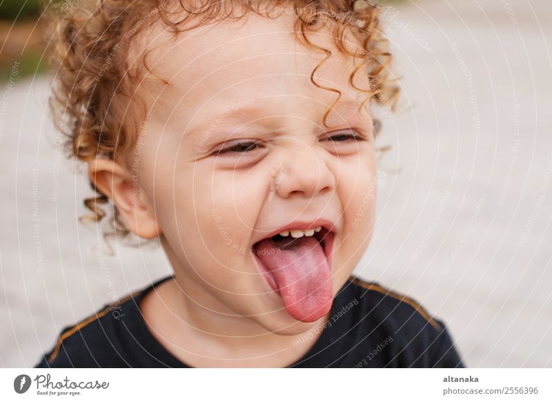 Porträt eines glücklichen Kindes Freude Glück schön Gesicht Leben Mensch Baby Kleinkind Junge Mann Erwachsene Kindheit Mund Lächeln lachen Fröhlichkeit klein