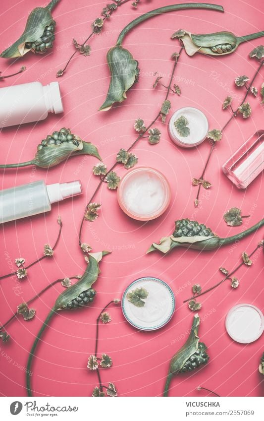 Verschiedene Kosmetik mit grünen Blumen kaufen Design schön Creme Gesundheit Spa Pflanze Blatt Blüte Dekoration & Verzierung Ornament rosa Stil Entwurf Produkt