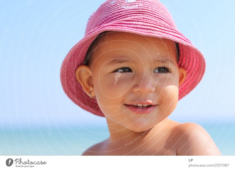 lächelndes Baby mit rosa Hut Lifestyle elegant Stil Freude schön Wellness Leben ruhig Freizeit & Hobby Muttertag Kindererziehung Bildung Mensch Kleinkind