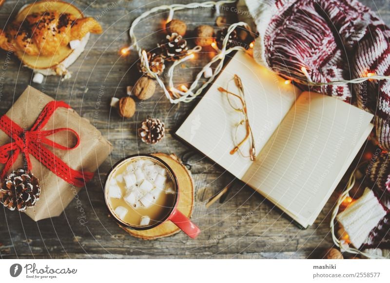 Wochenplaner oder eine Liste mit Weihnachtsdekorationen zu machen. Kakao Kaffee Winter Dekoration & Verzierung Tisch Silvester u. Neujahr Buch heiß Geborgenheit