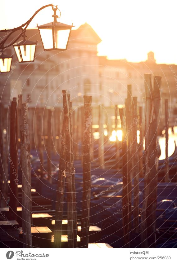 Morgengold. Kunst ästhetisch Venedig Veneto Gondel (Boot) Hafenstadt orange blau Lampe Laterne Steg Anlegestelle Meer Barock Idylle Grossstadtromantik