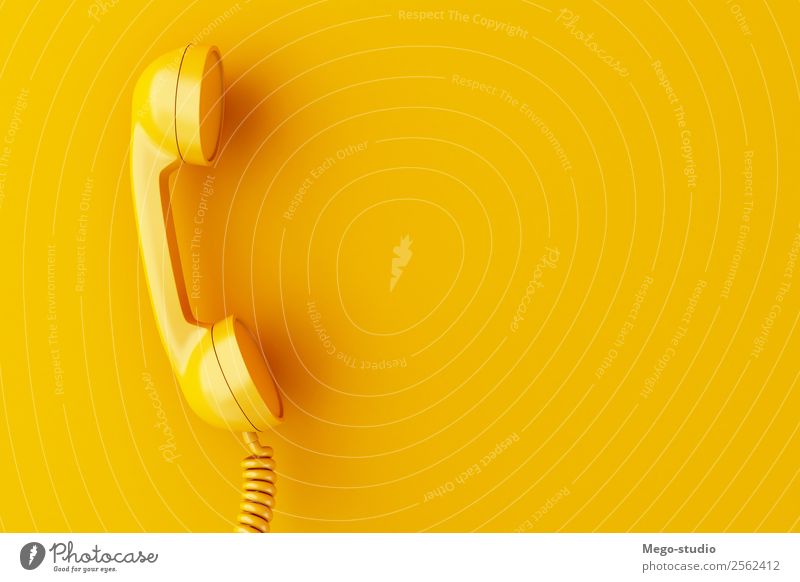 3d Vintage Telefonempfänger auf gelbem Hintergrund. Telekommunikation Business sprechen Technik & Technologie Kunststoff Linie alt Kommunizieren Telefongespräch