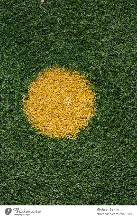 Elfmeterpunkt Auf Kunstrasen Fussballplatz Ein Lizenzfreies Stock Foto Von Photocase