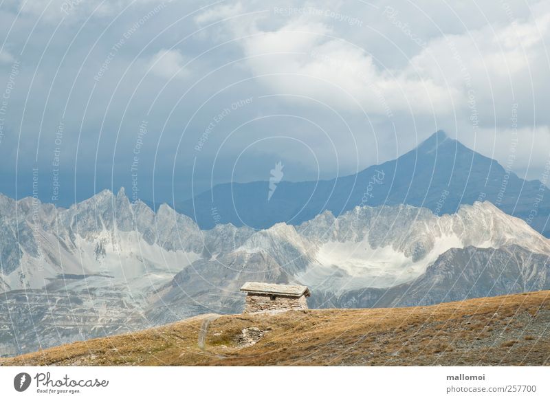 Alpenpanorama mit Hütte Blick vom Col de l'Iseran Berge u. Gebirge Gipfel wandern Umwelt Natur Landschaft Urelemente Himmel Wolken Klima Klimawandel Wetter