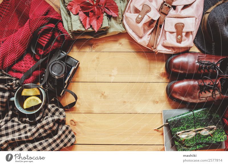Herbst Frauen Mode Kleidung Set Lifestyle Stil Ferien & Urlaub & Reisen Ausflug Winter Fotokamera Erwachsene Bekleidung Pullover Accessoire Schuhe Stiefel Hut