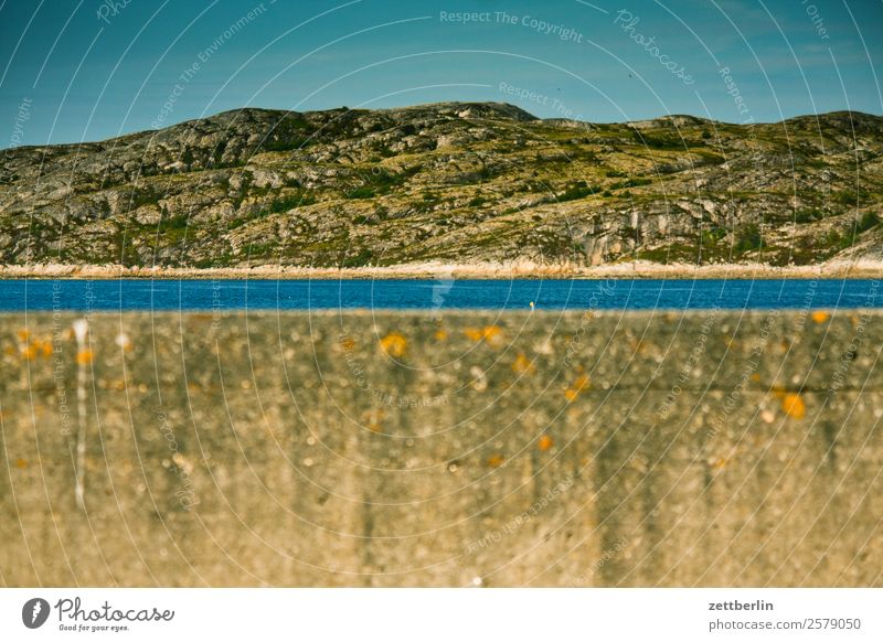 Hafeneinfahrt Bodø Beton Betonmauer Mauer Polarmeer Europa Felsen Ferien & Urlaub & Reisen Fjord Himmel Himmel (Jenseits) Horizont Insel Landschaft Lofoten