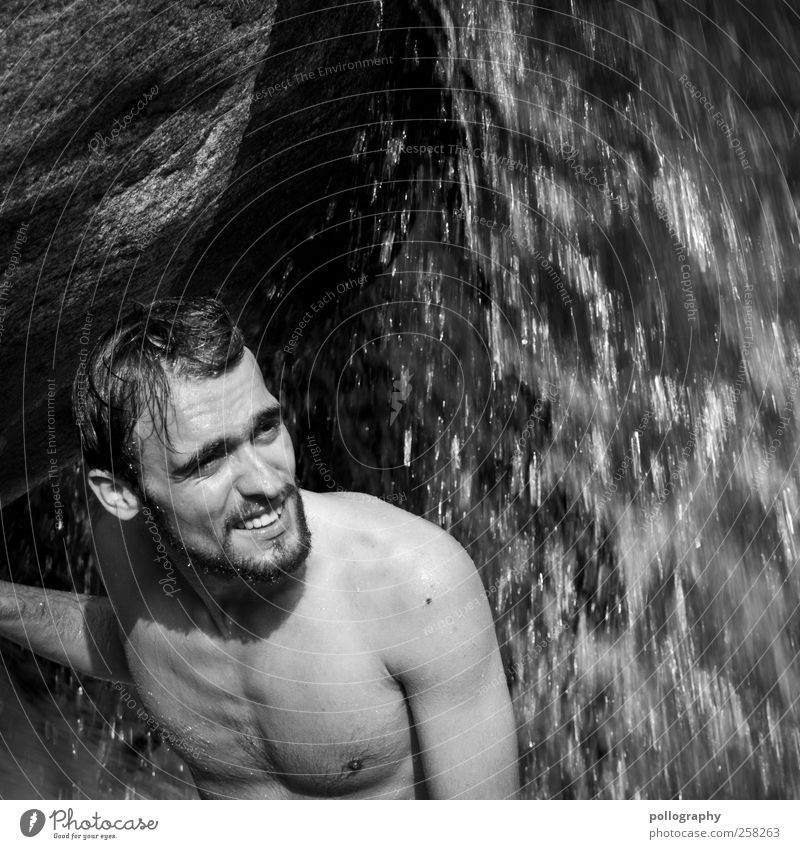 Duschgelwerbung?! Mensch maskulin Junger Mann Jugendliche Erwachsene Leben 1 18-30 Jahre Natur Wasser Wassertropfen Sommer Fluss Wasserfall langhaarig Bart