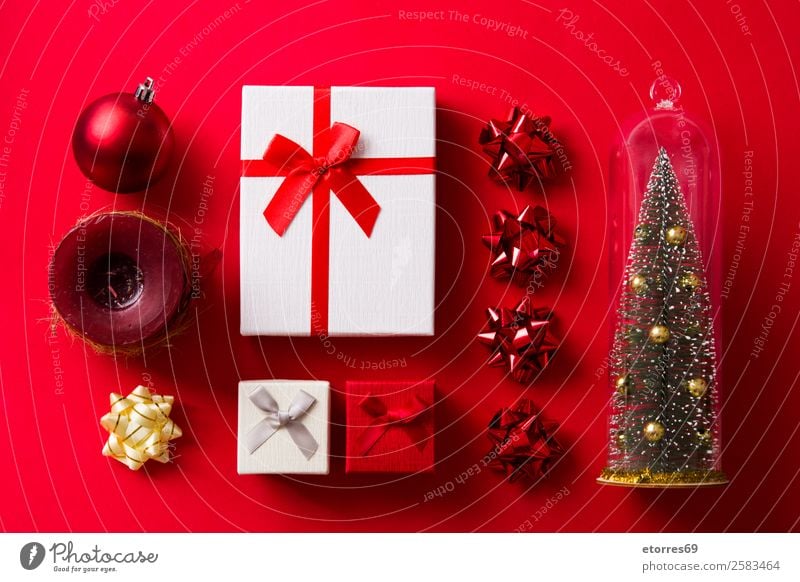 Weihnachtsschmuckzusammensetzung weiß Geschenk Weihnachten & Advent Kasten rot Hintergrund neutral Schnur Feste & Feiern Textfreiraum Dekoration & Verzierung