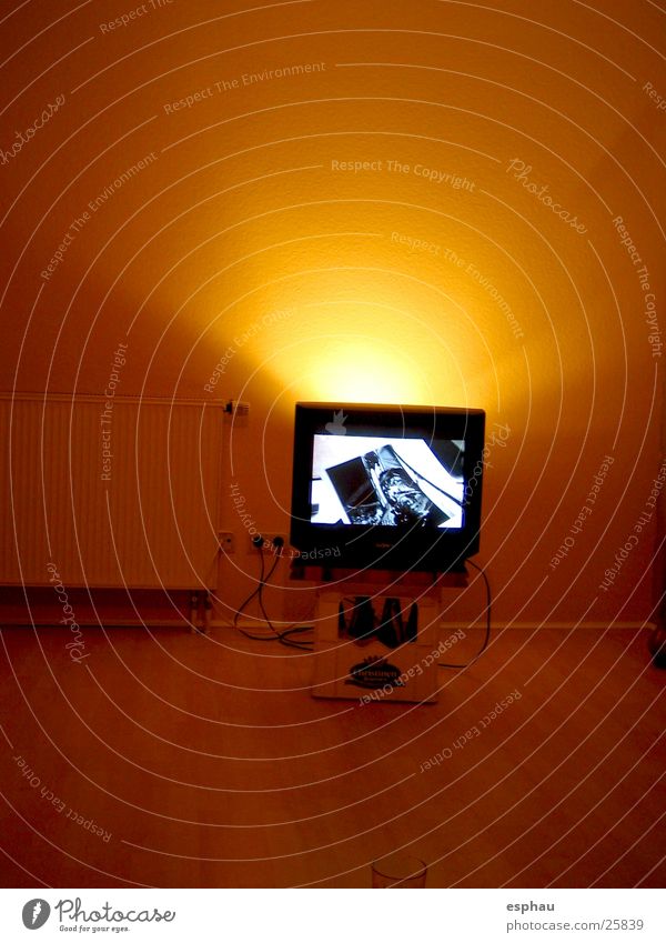 Flimmerkiste Fernseher Bildschirm Erkenntnis Licht Lichtspiel Stil Medien Entertainment Beleuchtung Aussehen Schatten