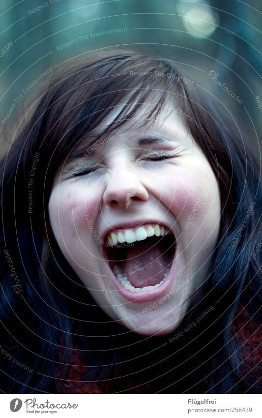 Schrei vor Glück feminin Junge Frau Jugendliche Zähne 1 Mensch 18-30 Jahre Erwachsene schreien Hautfalten Haare & Frisuren laut Wut Nervosität Farbfoto