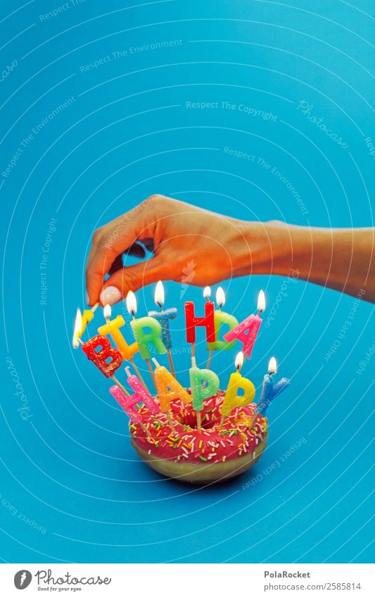 #A# Geburtstags-Vorbereitungen Kunst ästhetisch Geburtstagstorte Geburtstagsgeschenk Geburtstagswunsch Kerze anzünden Hand Jubiläum Farbfoto mehrfarbig