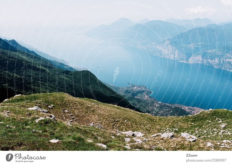 Monte Baldo | Malcesine | Lago di Garda Ferien & Urlaub & Reisen Ausflug Sommerurlaub Berge u. Gebirge wandern Natur Landschaft Alpen Gipfel Seeufer Dorf hoch