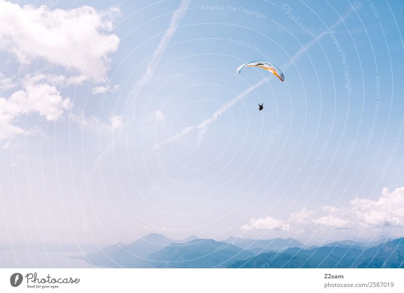 Gleitschirmfliegen | Gardasee Freizeit & Hobby Ferien & Urlaub & Reisen Abenteuer Berge u. Gebirge Sport Fallschirm Mensch 1 Natur Landschaft Himmel Wolken
