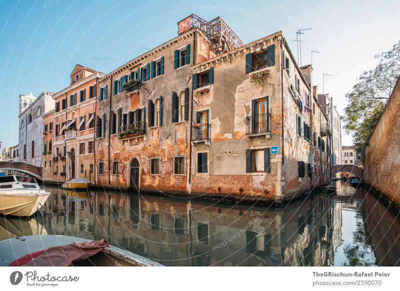 Venedig Stadt braun gelb Haus geschlossen Bauwerk Kunstwerk Kanal Meerwasser Italien Wasserfahrzeug Schifffahrt Ferien & Urlaub & Reisen Tourismus