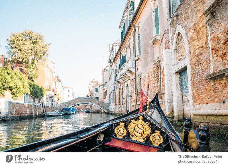 Gondola Kleinstadt Stadt Hafenstadt blau braun gelb gold rot Venedig Italien Gondel (Boot) Wasserfahrzeug Bootsfahrt Kanal Gebäude Reisefotografie