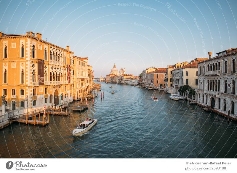 Canal Grande Kleinstadt Stadt Hafenstadt Sehenswürdigkeit Wahrzeichen blau braun gelb gold weiß Venedig Italien Schifffahrt Wasserfahrzeug Haus Sonnenuntergang