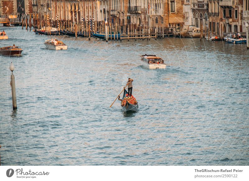 Venedig Hafenstadt Stadtzentrum blau braun gelb gold weiß Gondoliere Wasser Wasserfahrzeug Tourismus Schifffahrt Italien Ruder Ruderboot Canal Grande