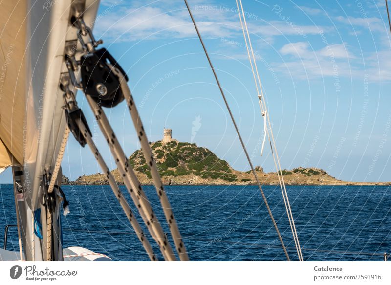 Genueserturm auf einer kleinen Insel Im Mittelmeer Freizeit & Hobby Ferien & Urlaub & Reisen Sommer Sommerurlaub Meer Wellen Segeltörn Segelurlaub Horizont