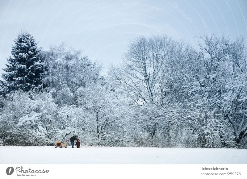Winterspaziergang ruhig Ausflug Schnee Winterurlaub Kind Frau Erwachsene Eltern Familie & Verwandtschaft 2 Mensch Natur Landschaft Himmel Eis Frost atmen